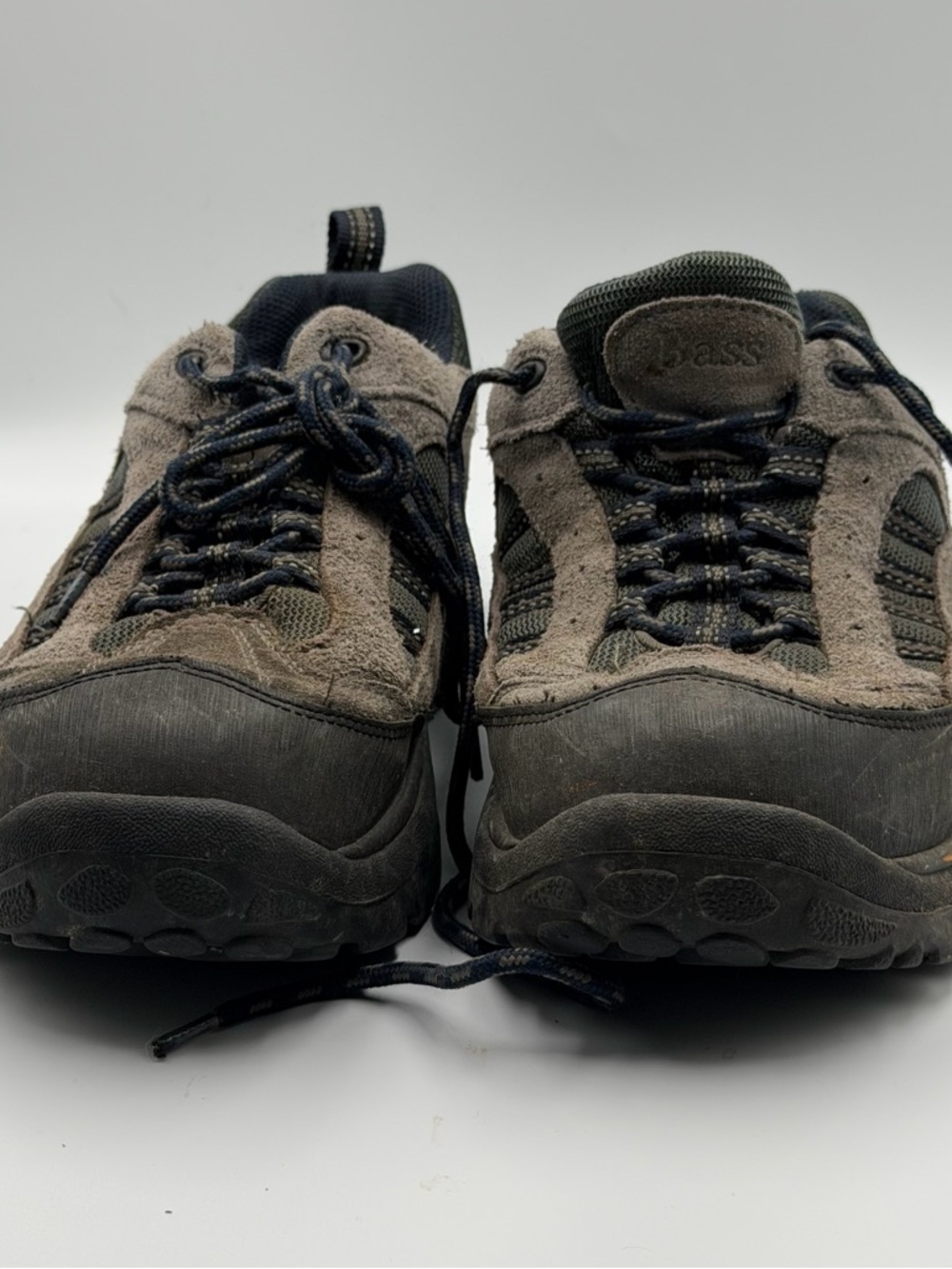 Bass Men’s Gray Suede Athletic Trail Shoes - Gray